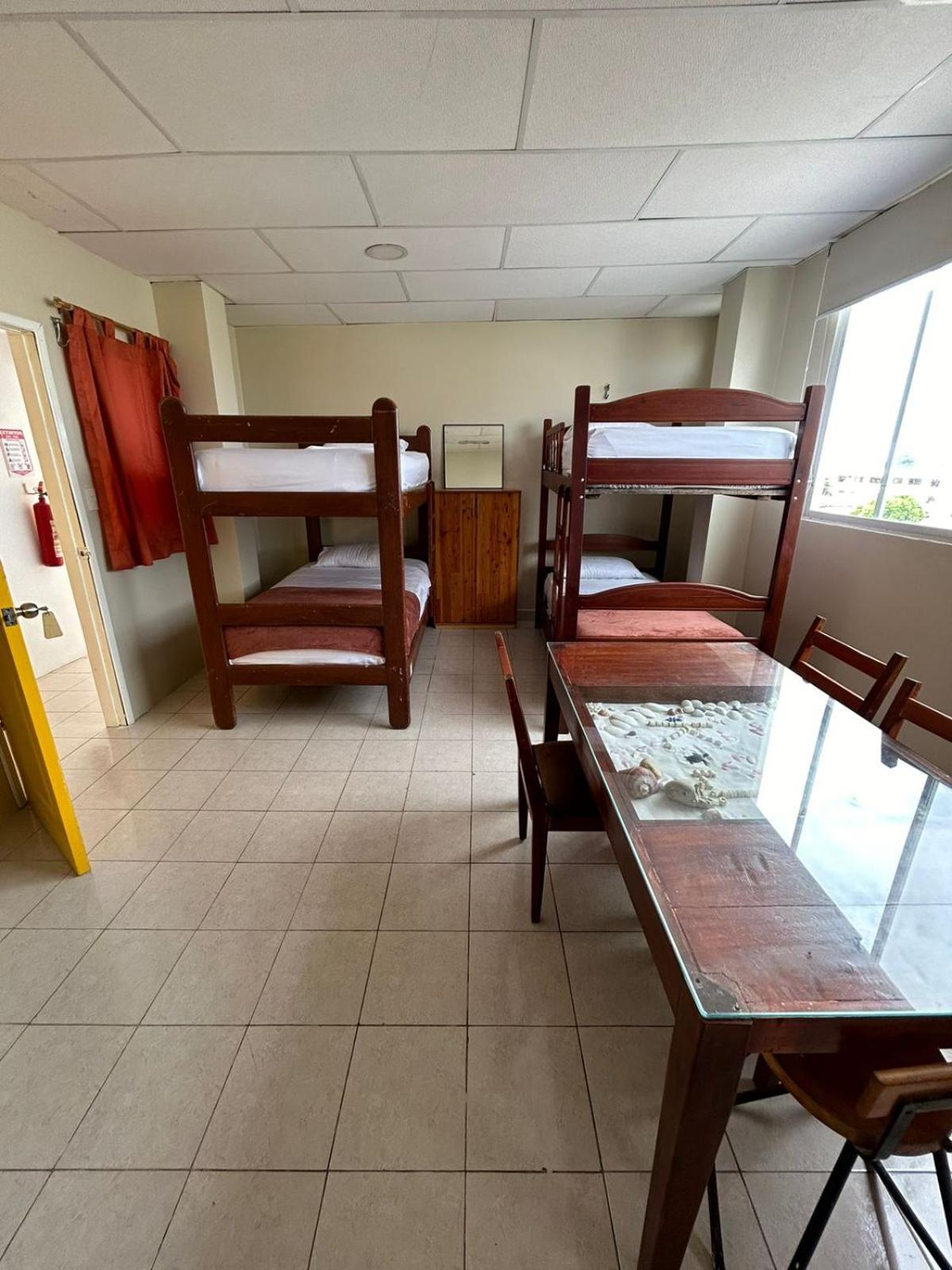 Chescos Hotel 萨利纳斯 外观 照片