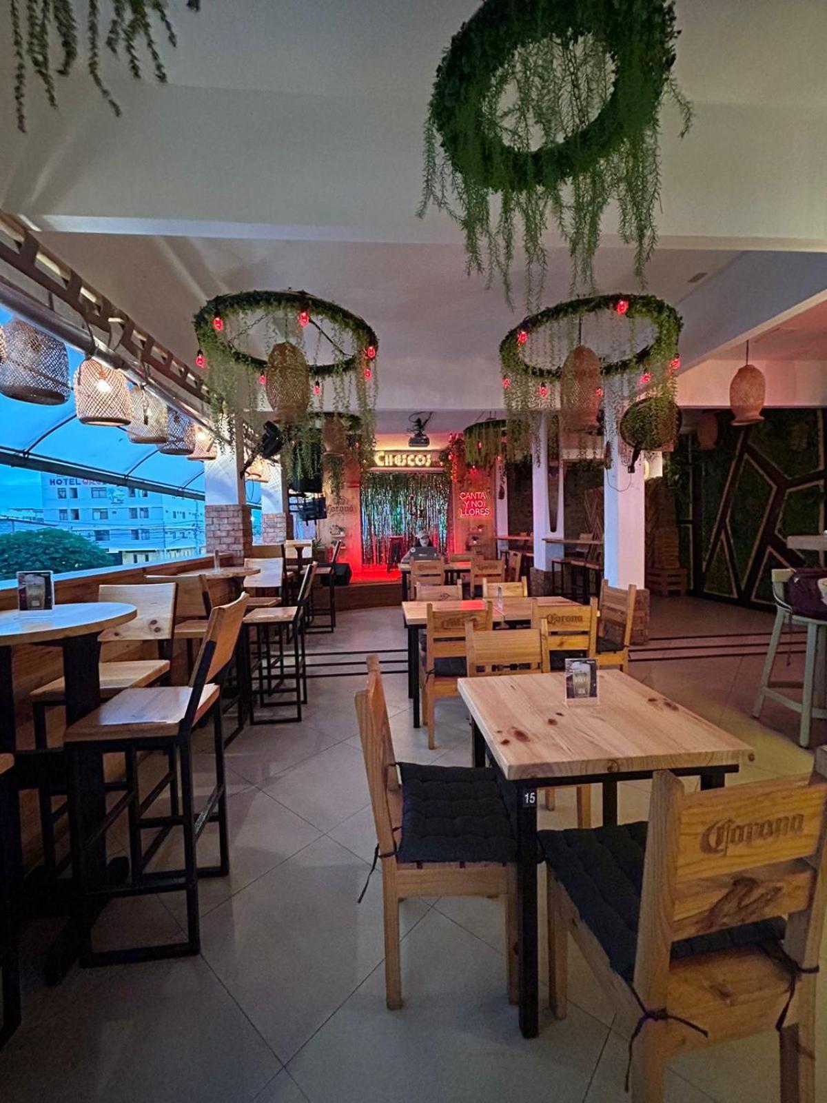 Chescos Hotel 萨利纳斯 外观 照片