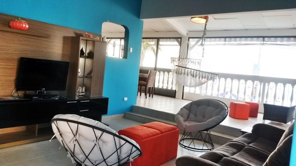 Chescos Hotel 萨利纳斯 外观 照片